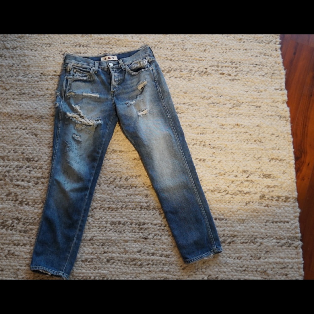 Amo Tomboy Distressed Jeans